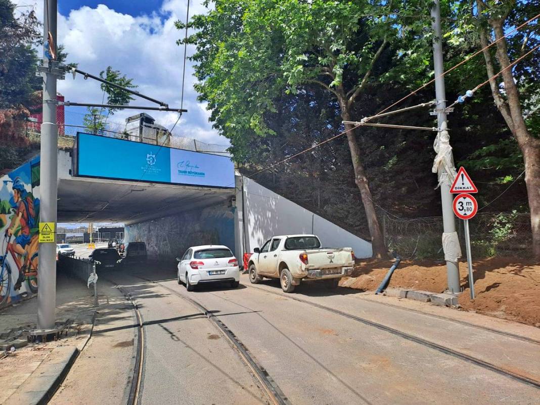 Raylar döşendi, elektrikler verildi: İşte yeni tramvay hattı! 11